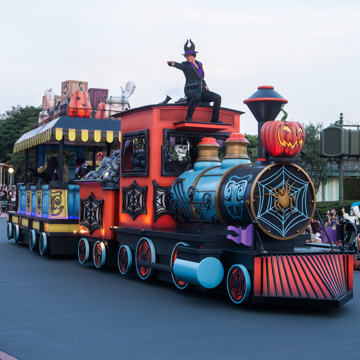 東京ディズニーランド“ディズニー・ハロウィーン2022”『ザ・ヴィランズ・ロッキン・ハロウィーン』