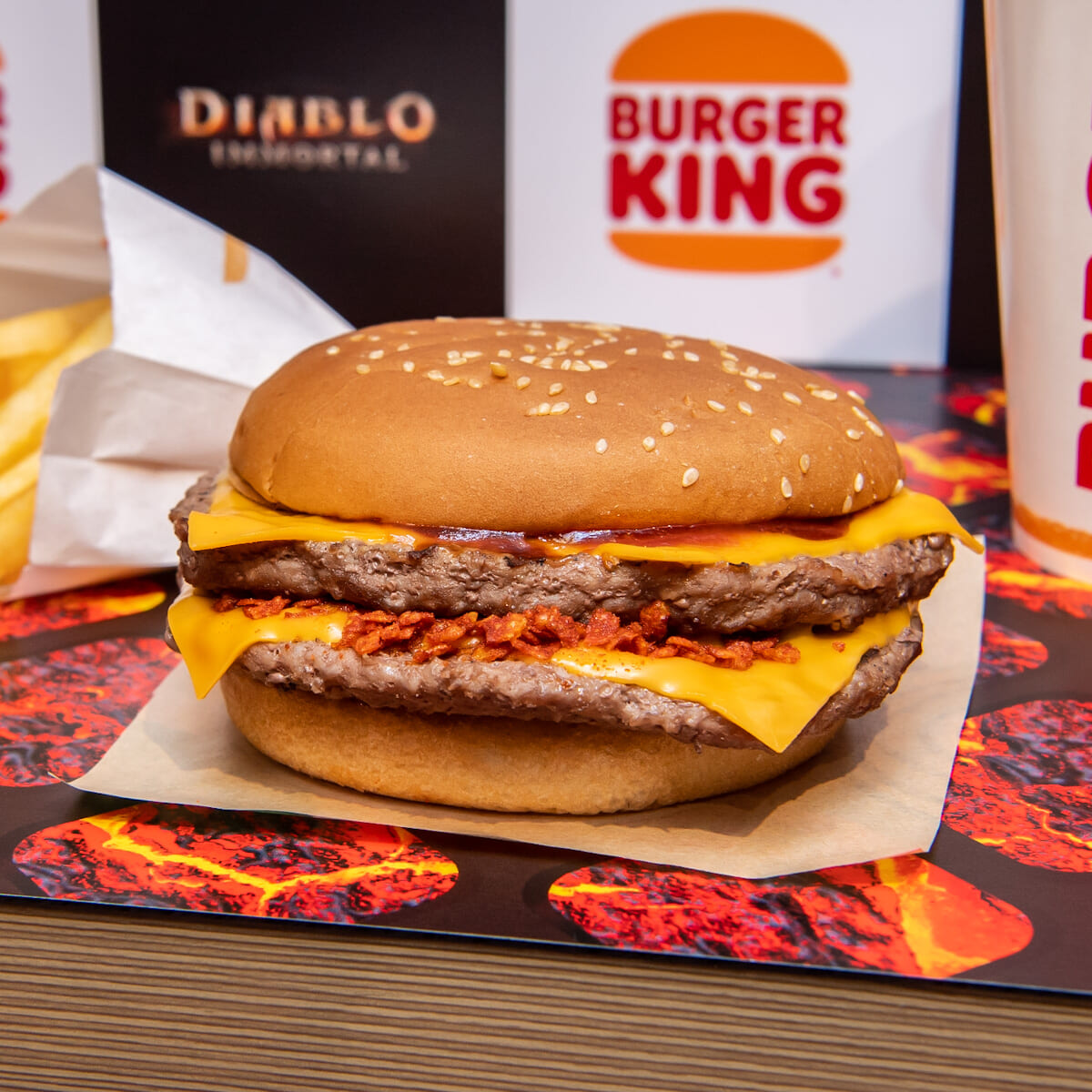 バーガーキング『ディアブロ・イモータル』コラボレーション「ディアブロ・ガーリックダブルチーズバーガー」3