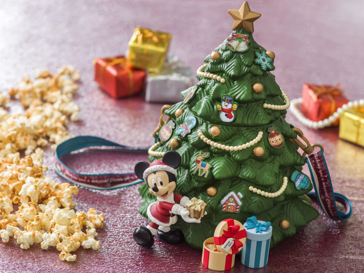 大きなクリスマスツリーモチーフ！東京ディズニーリゾート“ディズニー・クリスマス2022”ポップコーンバケット