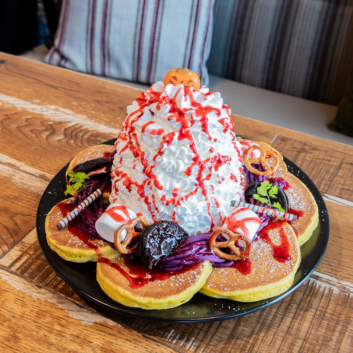Eggs ’n Things「ハッピーハロウィンパンケーキ」