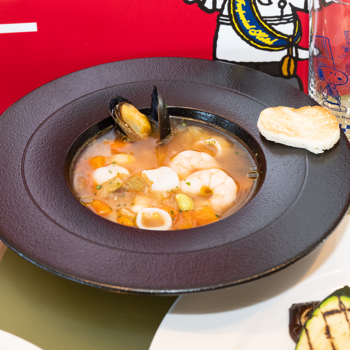 料理長スヌーピーのレストランプラン 10th story　魚介のスープ“チオピーノ”撮影