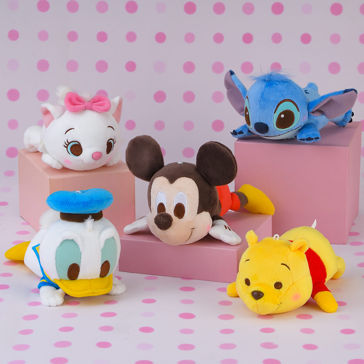 セガプライズ「ディズニーキャラクター　赤いほっぺ　寝そべり　ぬいぐるみ」