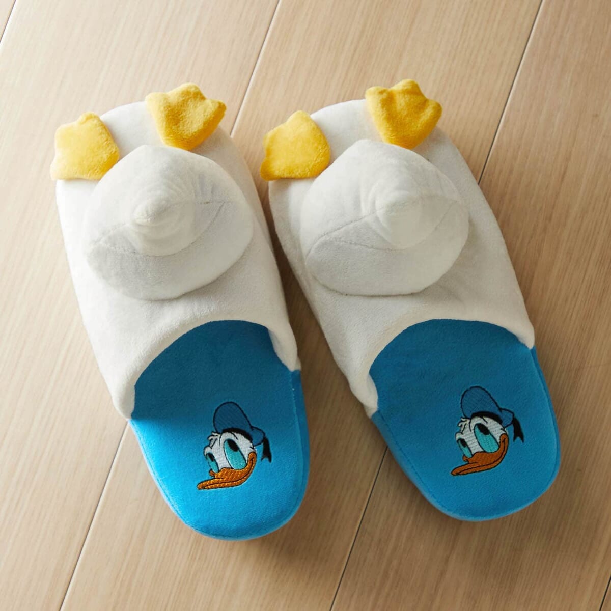 おしりデザインのぬいぐるみスリッパ