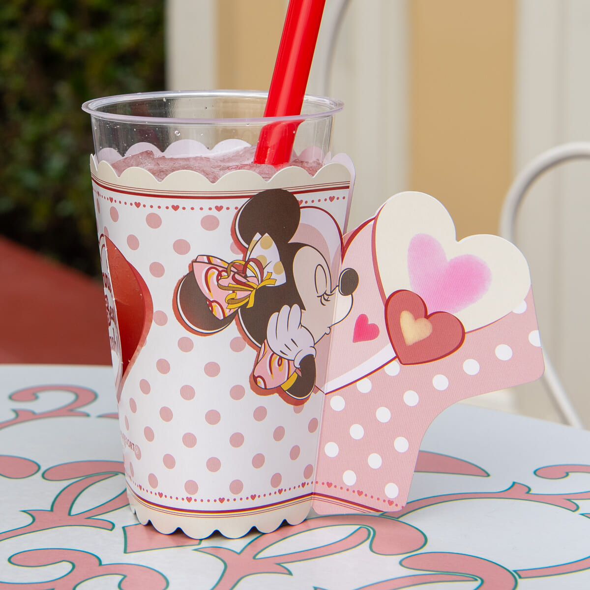 東京ディズニーリゾート“ミニー・ベスティーズ・バッシュ!”スパークリングドリンク (ストロベリー&エルダーフラワーシロップ)撮影