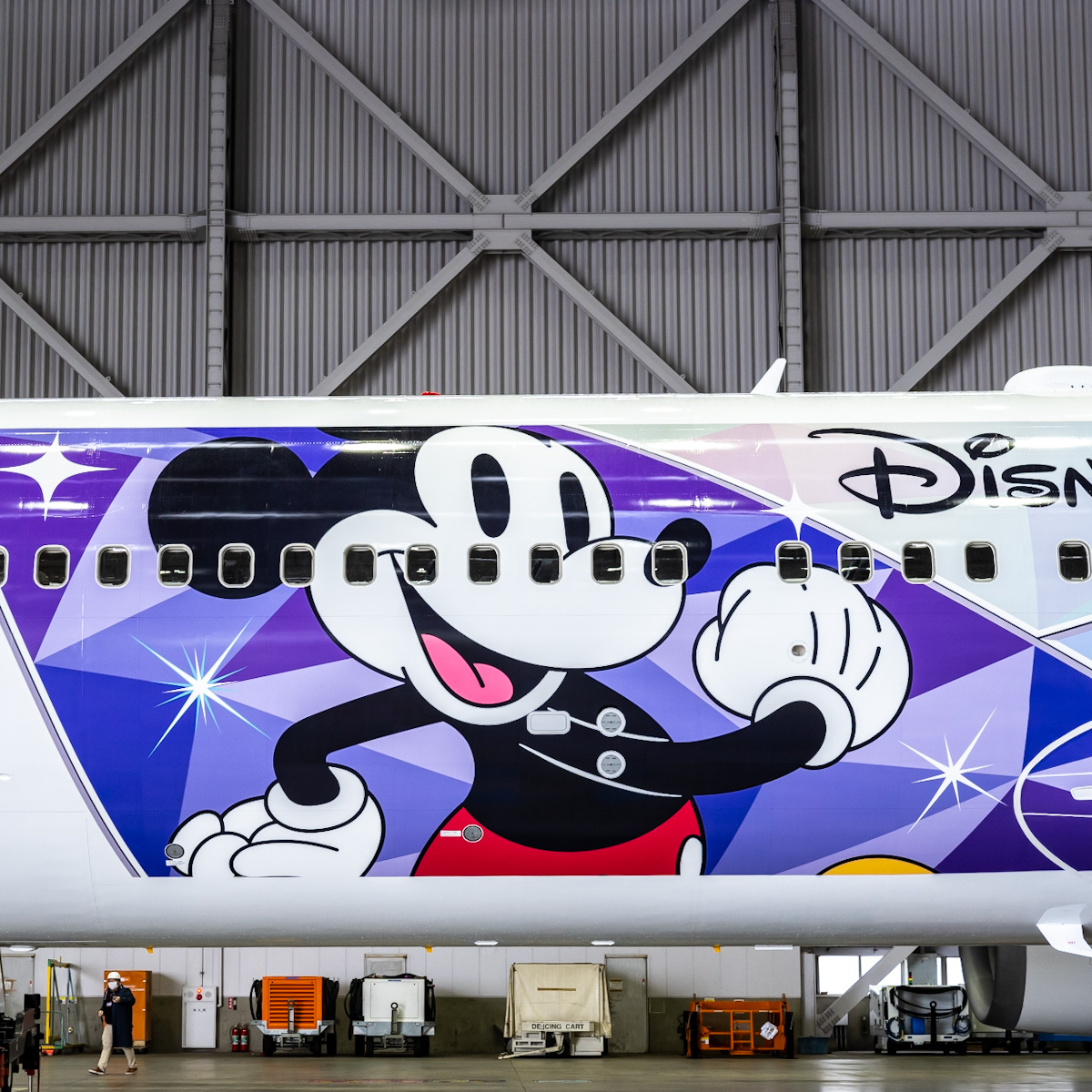 「JAL DREAM EXPRESS Disney100」機体概要　「ミッキーマウス」
