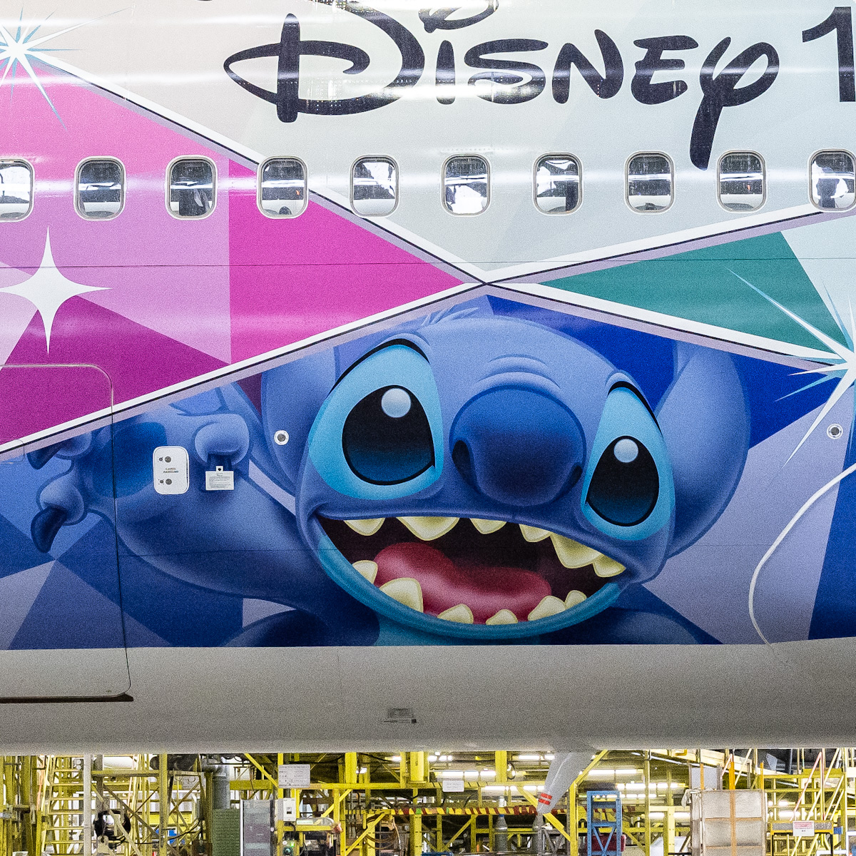 「JAL DREAM EXPRESS Disney100」機体概要　スティッチ