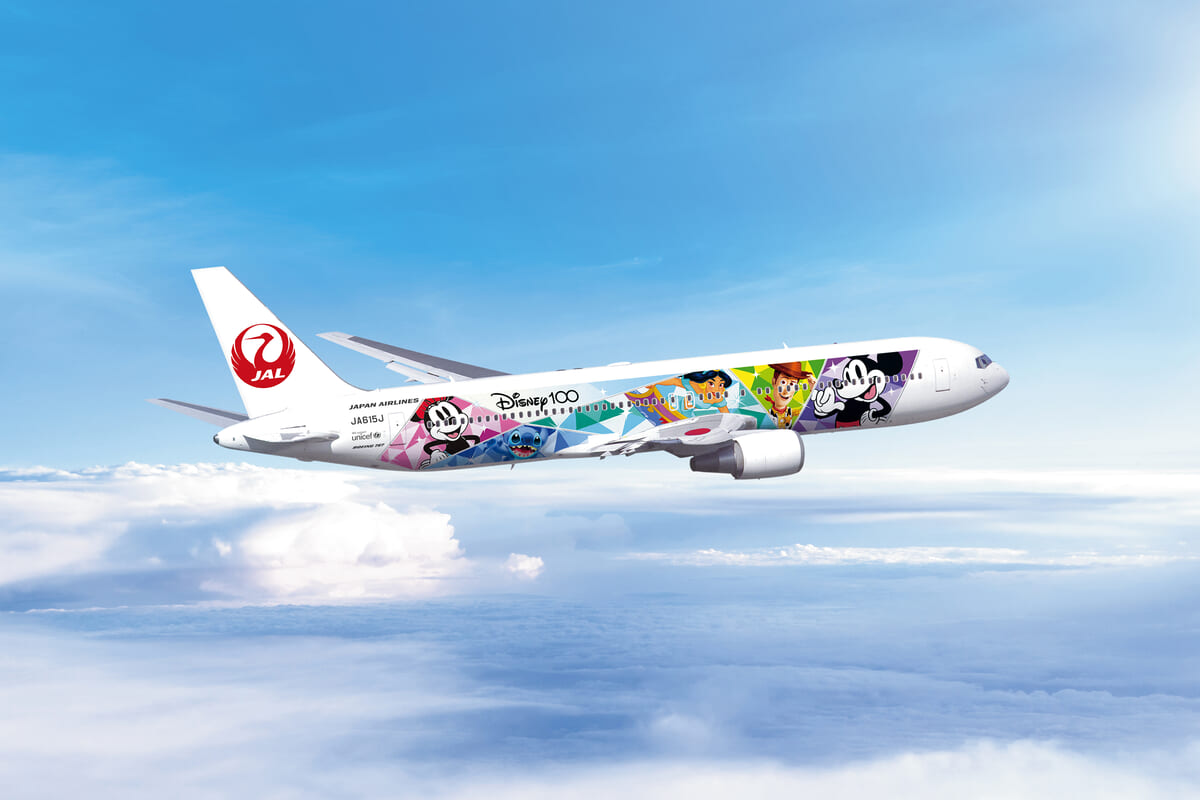 ディズニー創立100周年を記念した特別塗装飛行機！「JAL DREAM EXPRESS