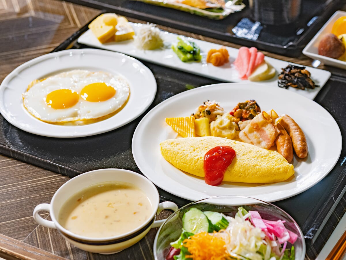横浜ベイシェラトン ホテル＆タワーズ「コンパス」神奈川朝食　愛川町のこだわり卵を使用した オムレツやフライドエッグ