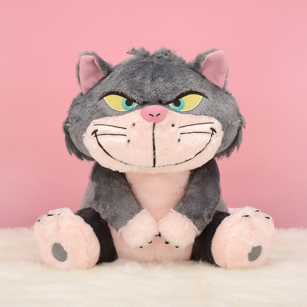 シンデレラ　メガジャンボぬいぐるみ　“ルシファー”