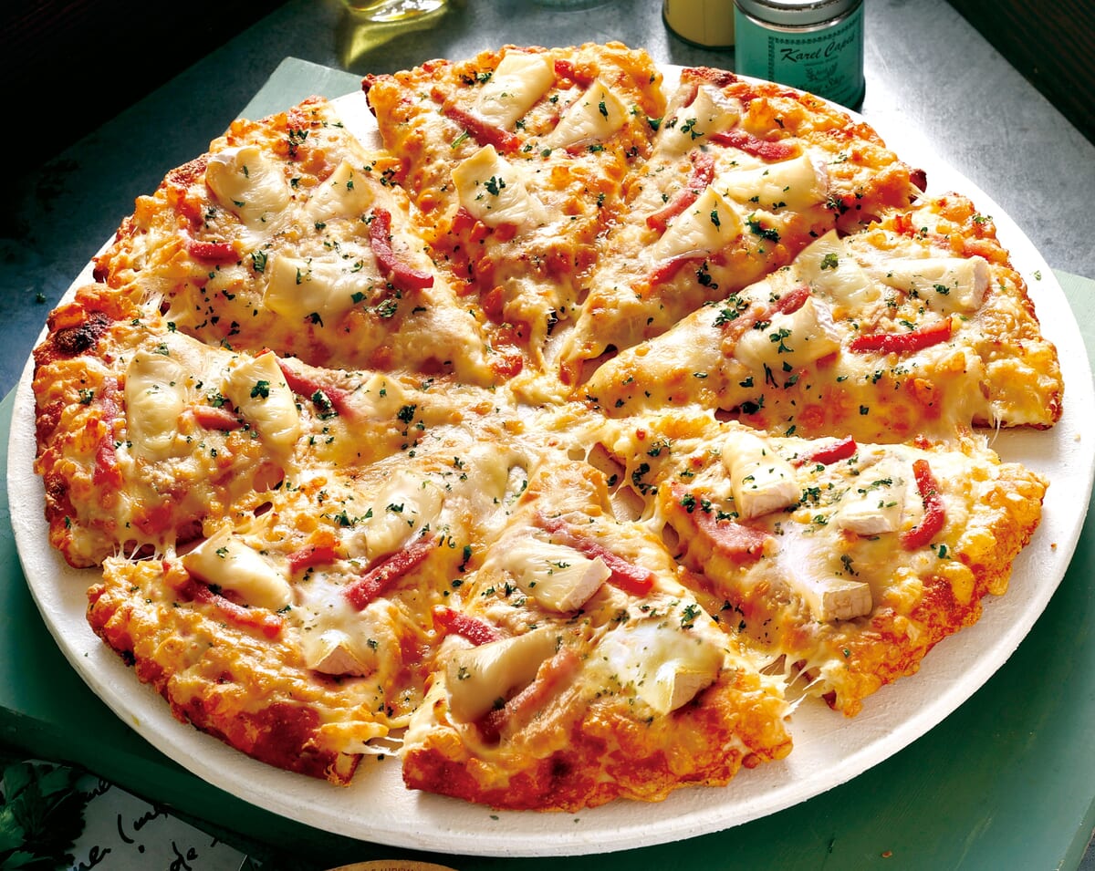 PIZZA-LA「カマンベールとベーコンのピザ」「北海道カマンベールのよくばりクォーター」
