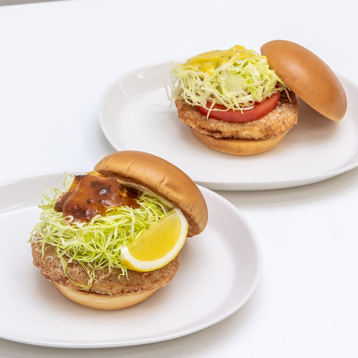 モスバーガー「ハニマスのとり竜田バーガー ～ハニーマスタードソース使用～」「和風旨だれのとり竜田バーガー ～くし切りレモン添え～」