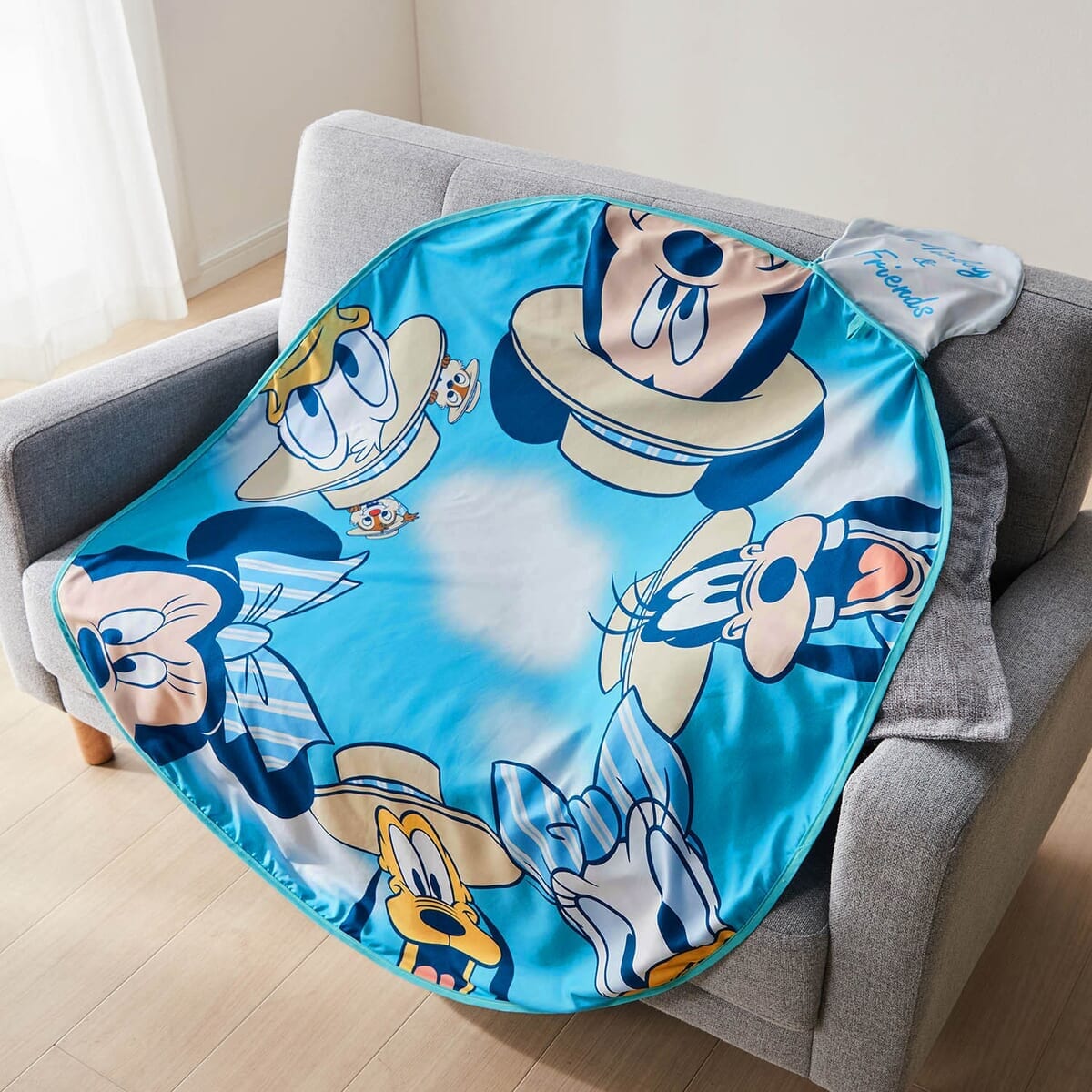 ポケッタブルラウンドひんやりケット　ミッキー＆フレンズ