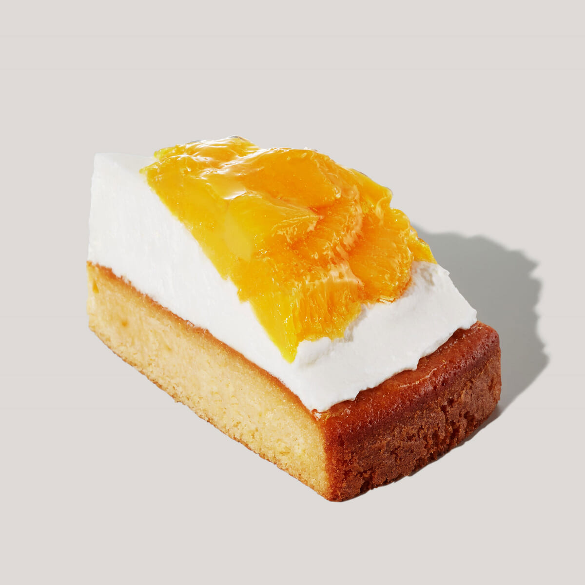 スターバックス「サマーシーズン」　オレンジ＆マンゴーのケーキ