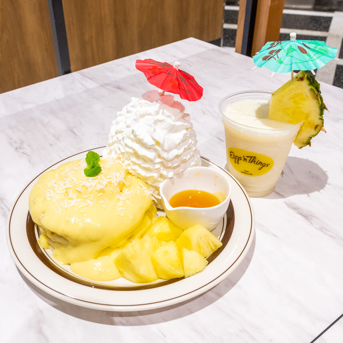 Eggs ’n Things「トロピカルパインパンケーキ」撮影
