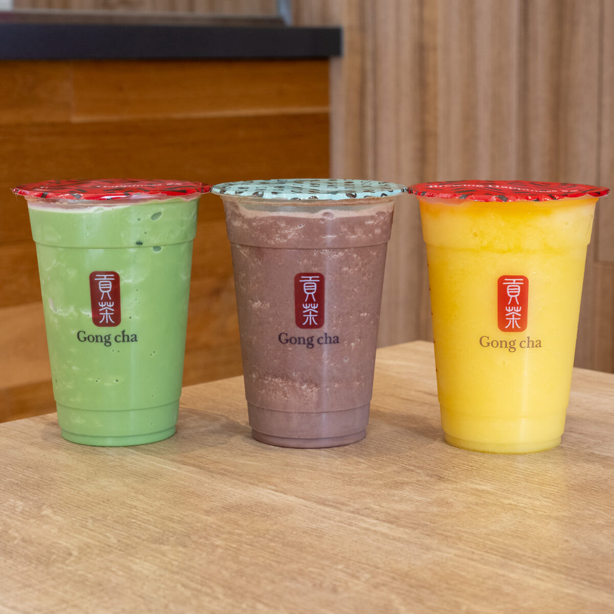 ゴンチャ「抹茶 フローズンティー／チョコレート フローズン」撮影