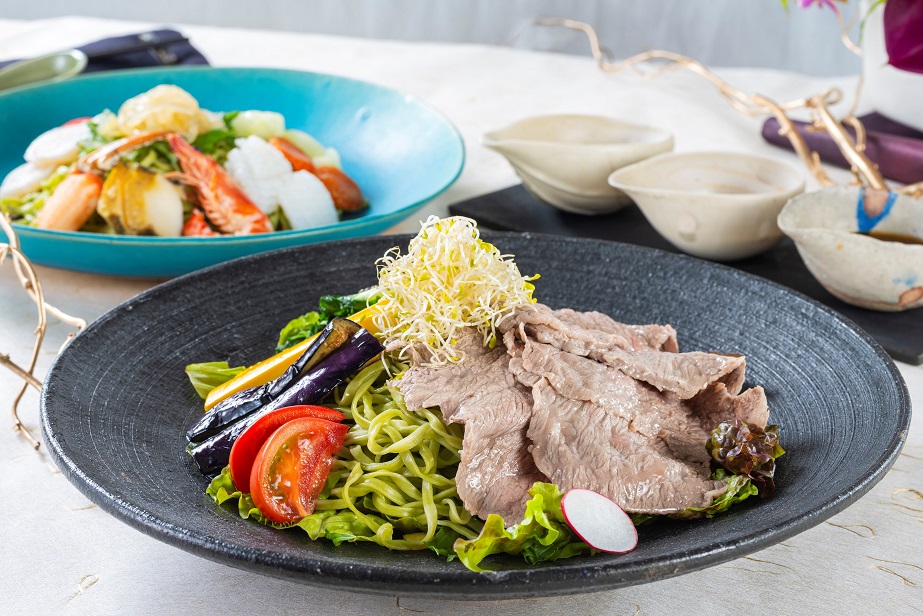 和牛しゃぶしゃぶと旬野菜の翡翠冷麺