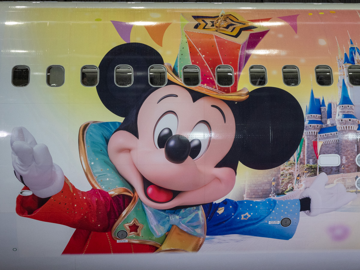「JAL Colorful Dreams Express」機体概要　「ミッキーマウス」