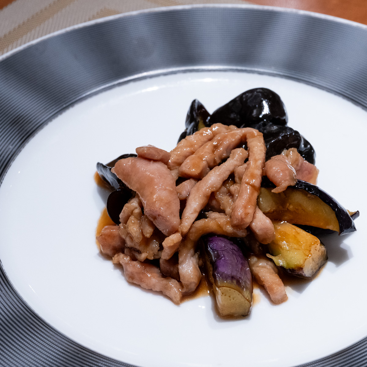 木耳と豚肉と茄子の炒め(2 名分) Stir-fried Cloud Ear Mushroom ,Pork and Eggplant with Oyster Sauce (for 2p)