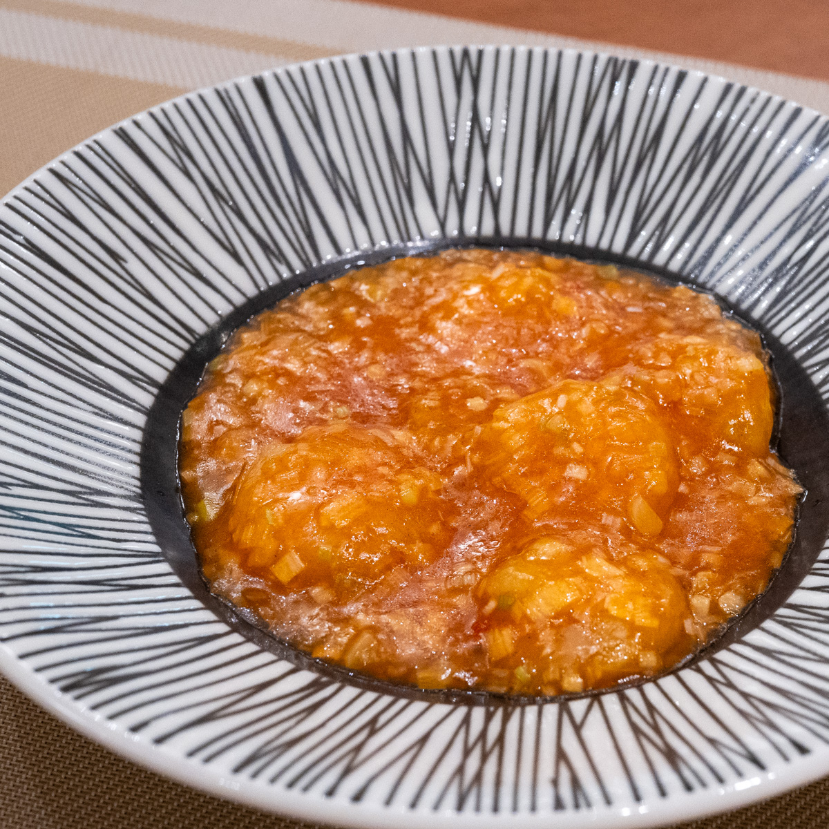 海老のチリソース(2 名分) Stir-fried Shrimps with Chili Sauce (for 2p)