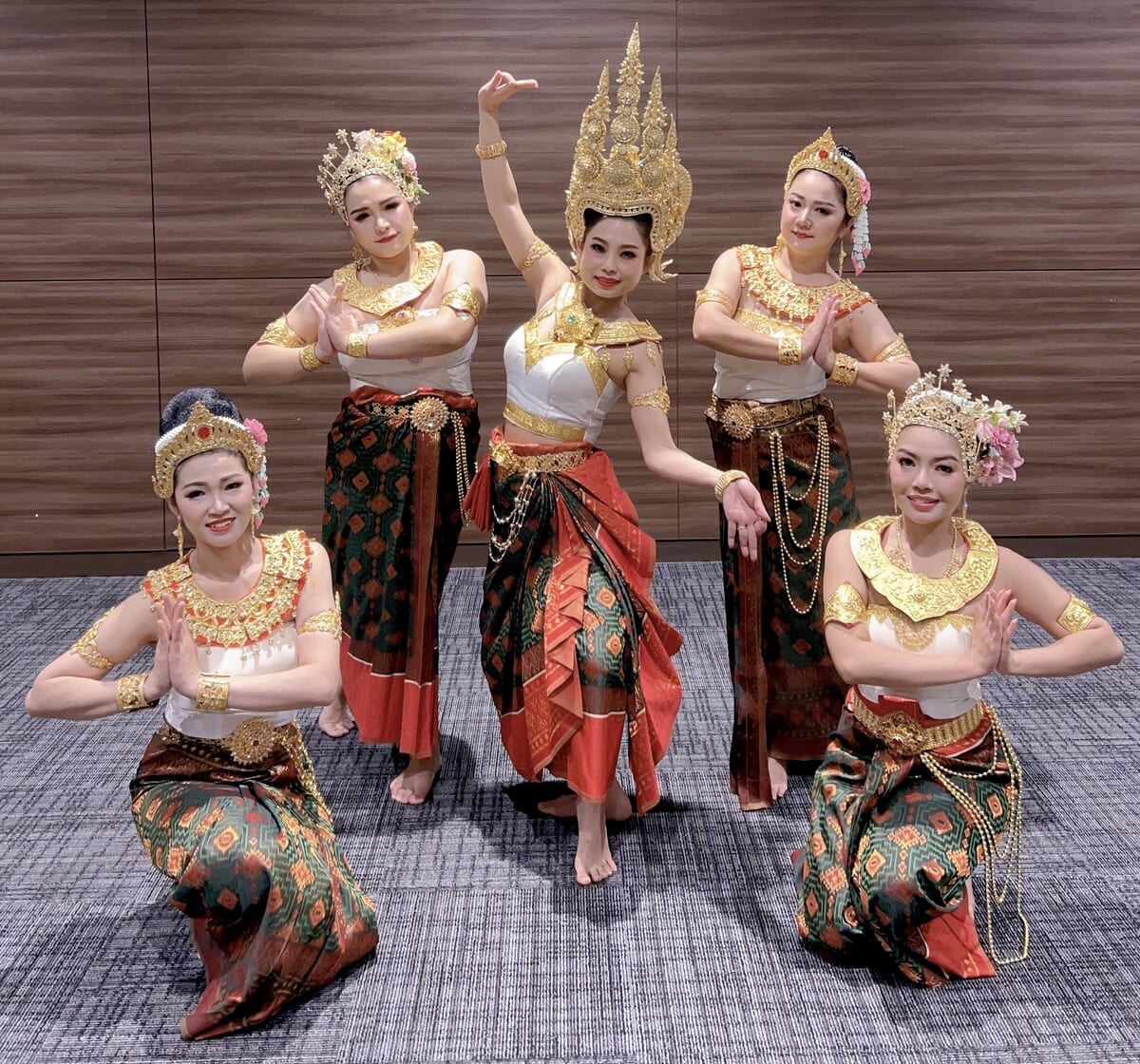 タイ舞踊パフォーマンス