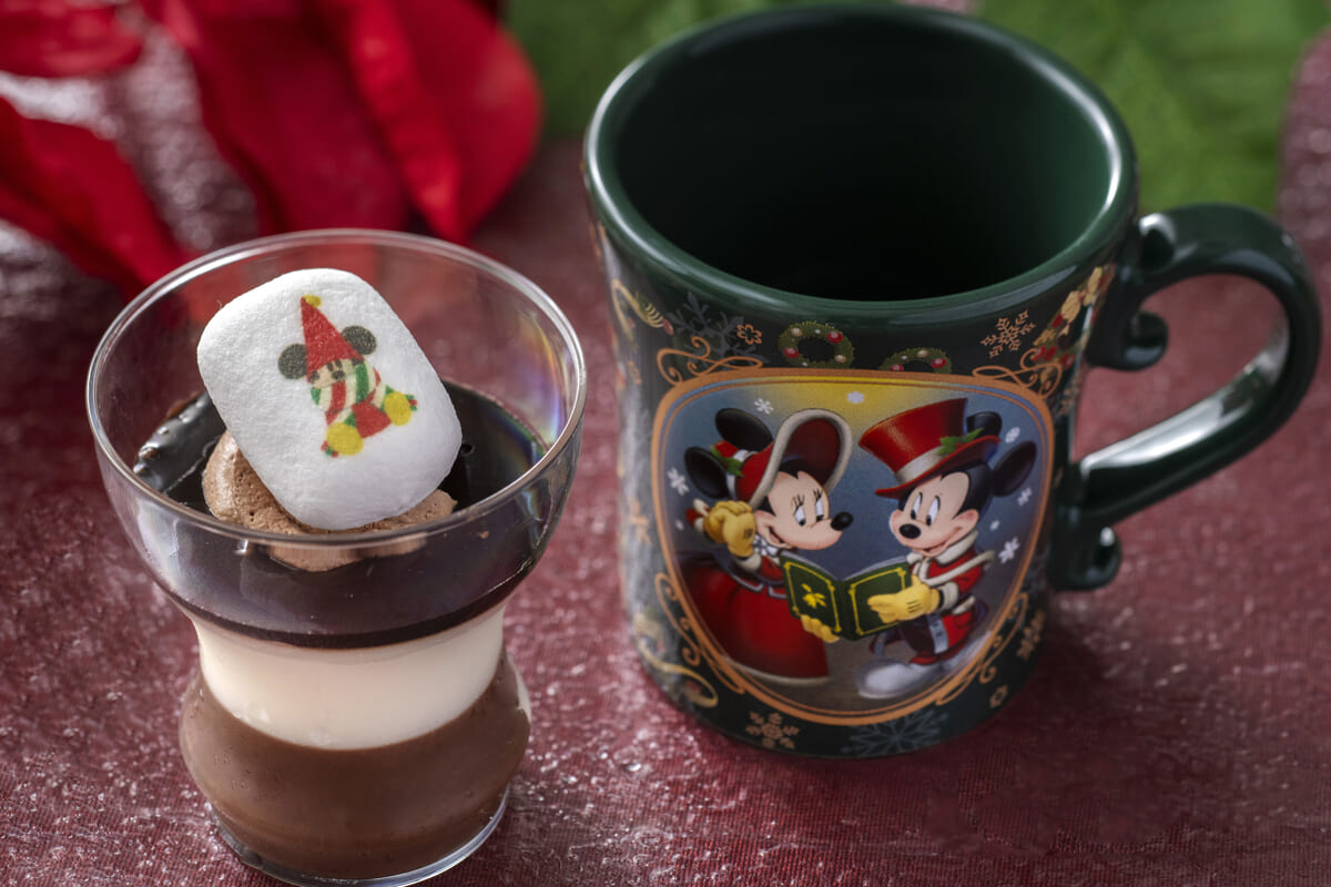 東京ディズニーリゾート”ディズニー・クリスマス2023”「コーヒー＆チョコムース」スーベニアマグカップ付き