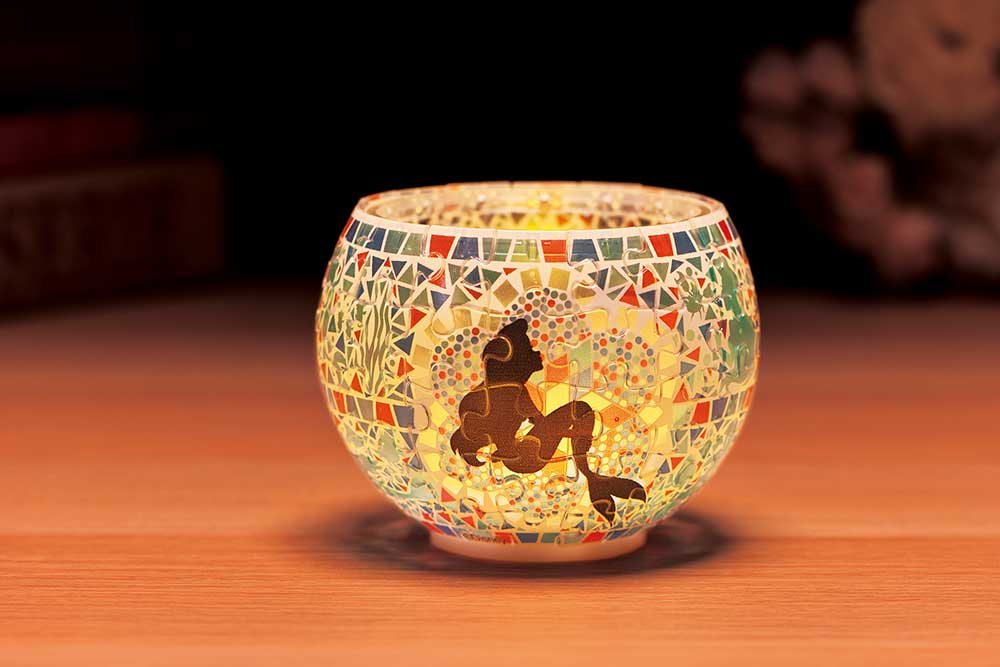 ランプシェードパズル　グラスモザイク　‐アリエル‐　点灯時