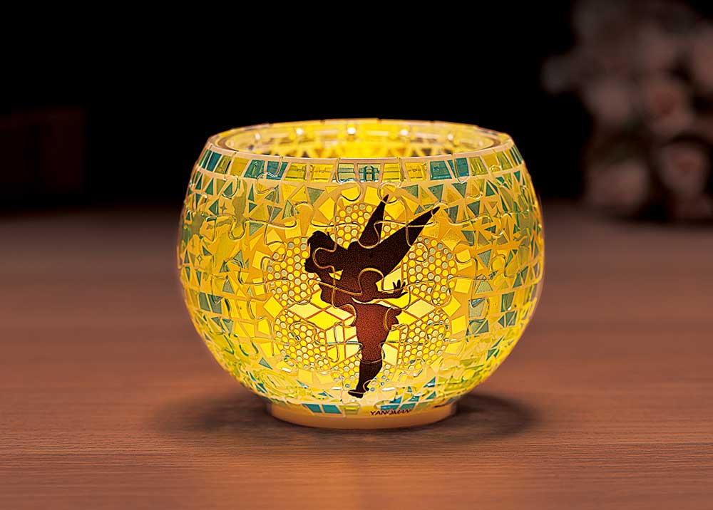 ランプシェードパズル　グラスモザイク　ティンカー・ベル　点灯時