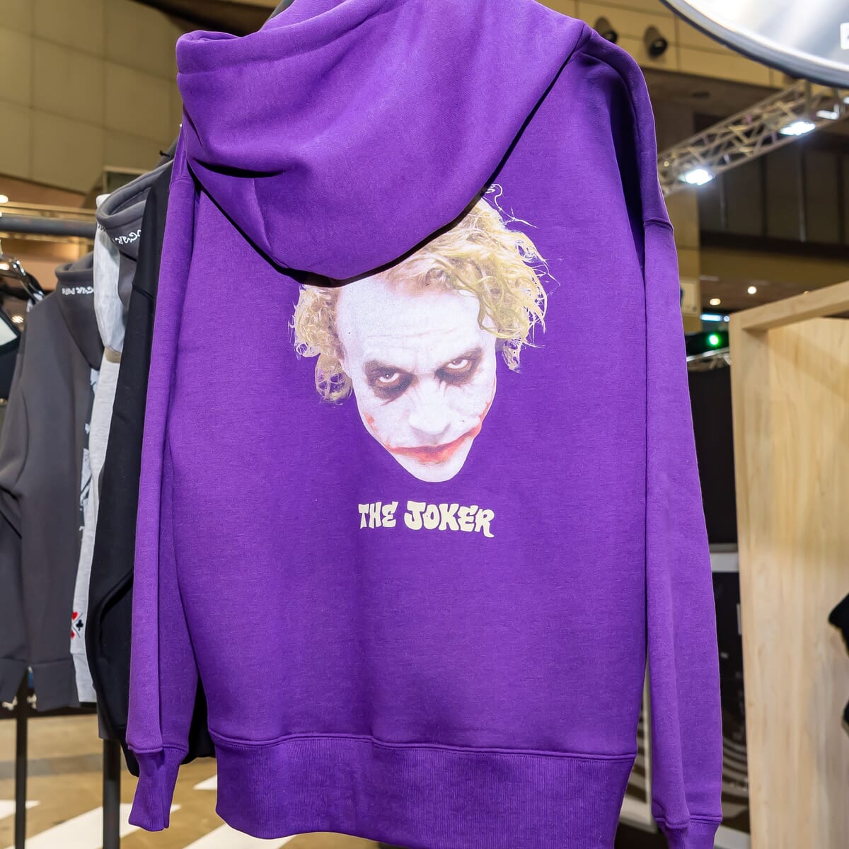 先行販売：DC ファッションコラボ／Centimeter「The Dark Knight × centimeter The Joker hoodie」撮影