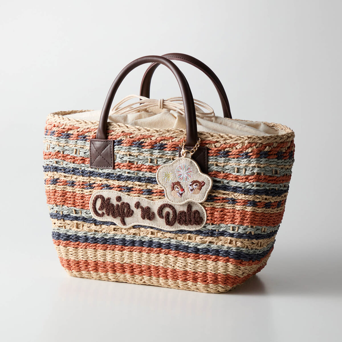 アップリケ刺繍の雑材トートバッグ
