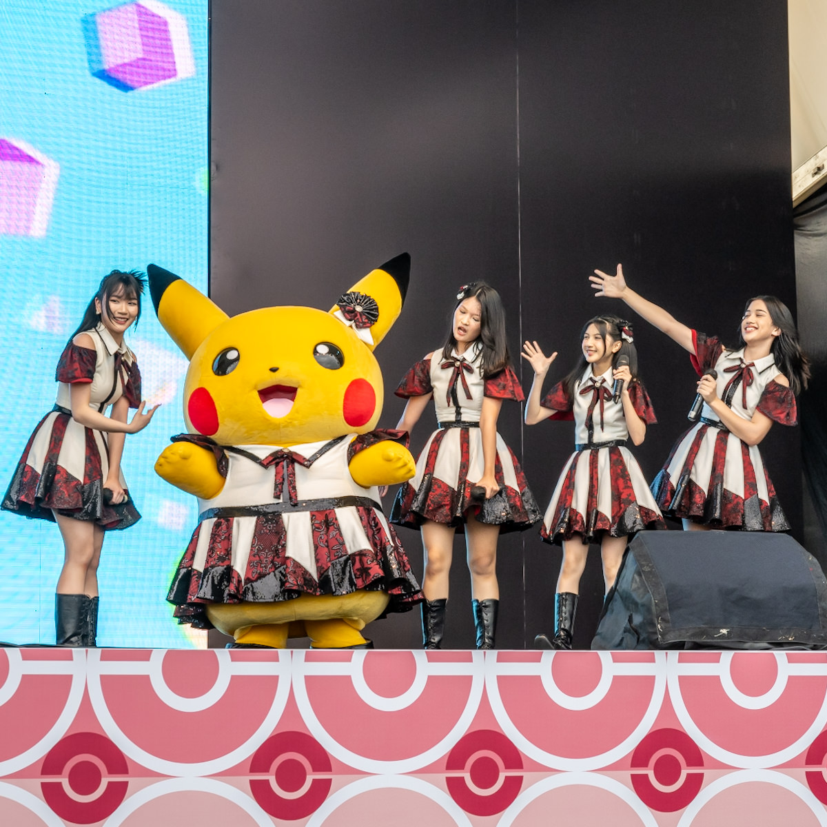 ポケモン『Pikachu’s Indonesia Journey in BALI』Pikachu and JKT48 LIVE!（ピカチュウとJKT48のLIVE!）2