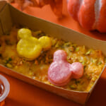 東京ディズニーシー“ディズニー・ハロウィーン2024”かぼちゃのニョッキグラタン（ナッツ入り）、メイプルソース付き