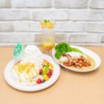 Eggs 'n Things「ピニャコラーダパンケーキ」「ガーリックシュリンプグリーンカレー」