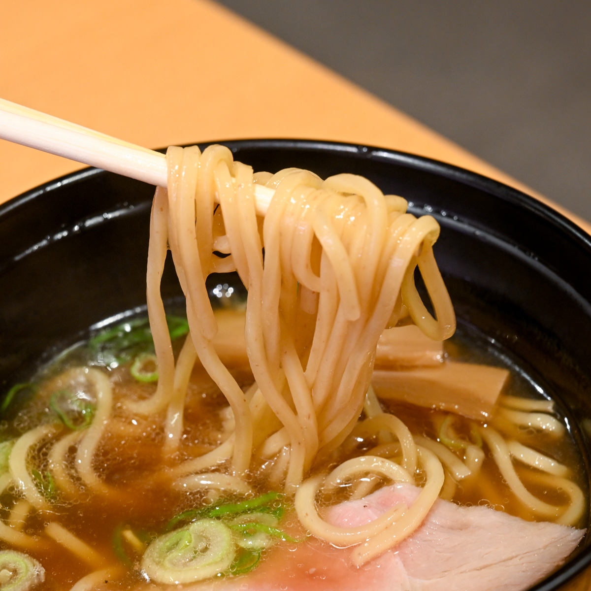 スシロー「にぼし香る 中華そば（醤油味）」3