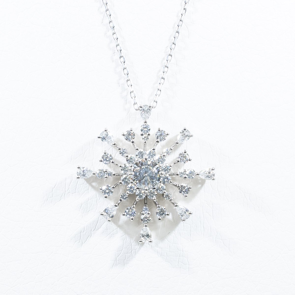 ケイウノ ディズニー「SweeTrick Diamond(R) Diamond Necklace」