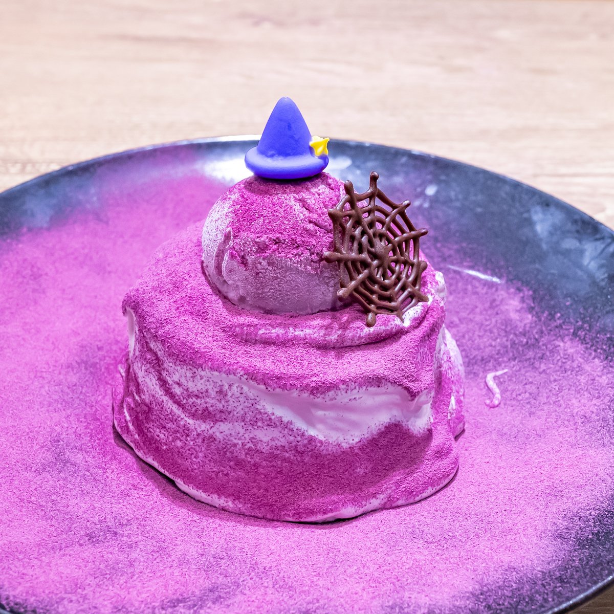 レッドロブスター ハロウィーンメニュー「紫芋のギミックケーキ」2