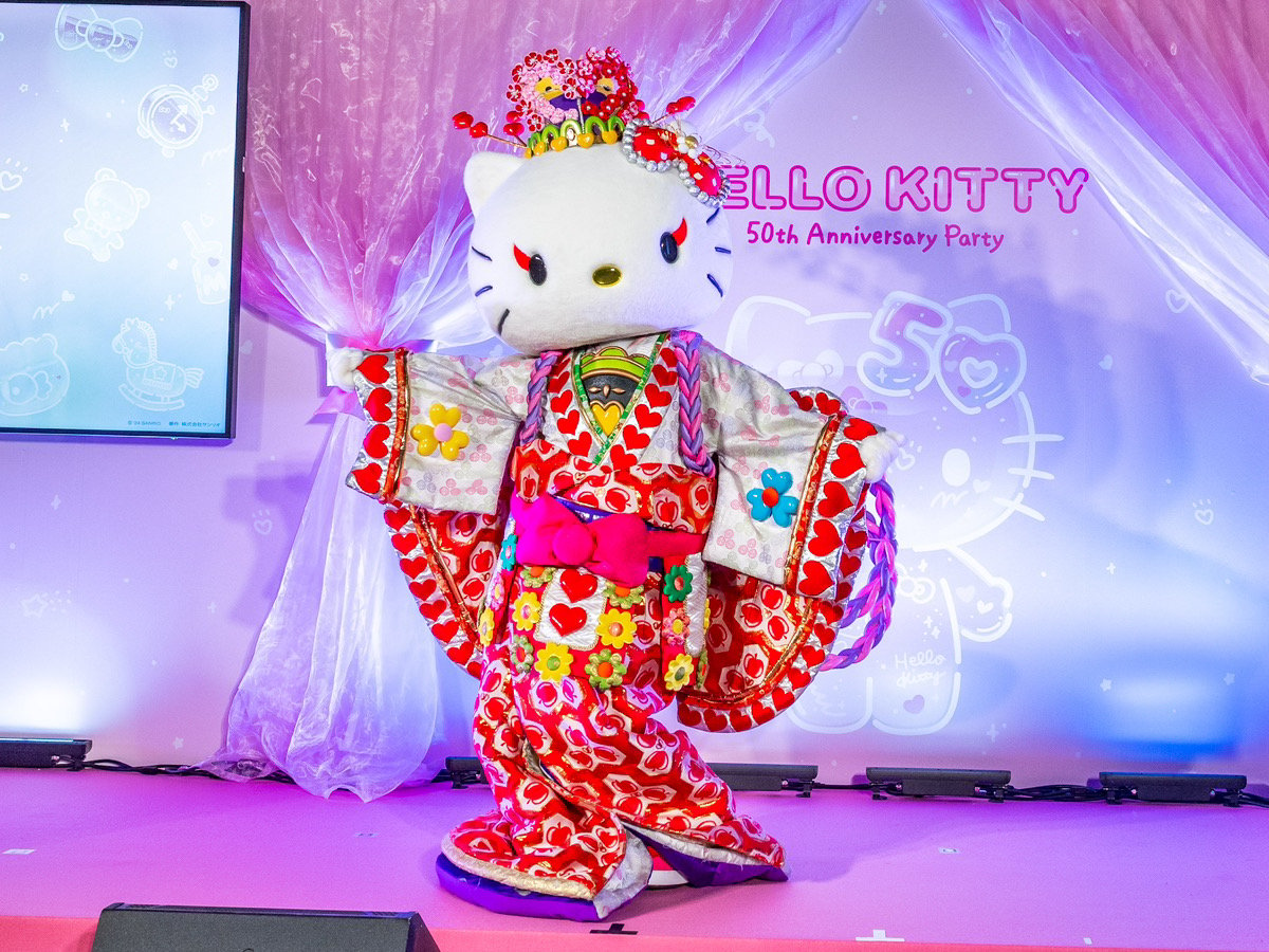 HELLO KITTY 50th Anniversary Party02