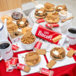 クリスピー・クリーム・ドーナツ「ロータス ビスコフ」コラボ「BISCOFF DOUGHNUTS」