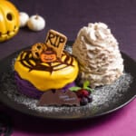 Eggs ’n Things「ハロウィンブラッディパンケーキ」