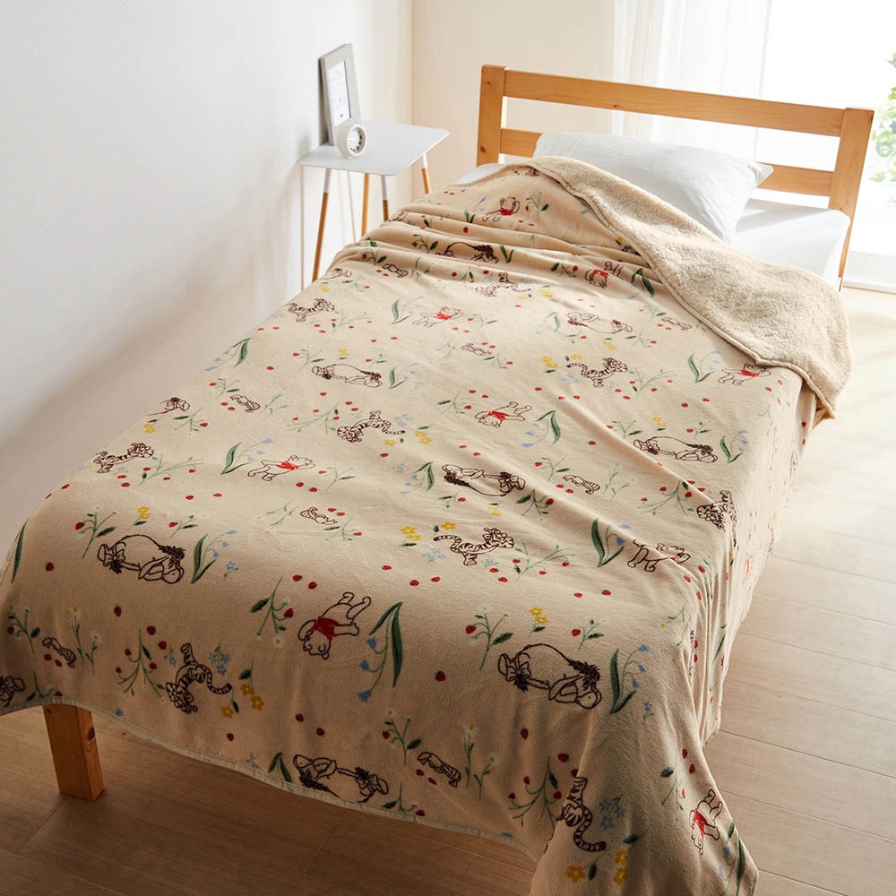 大きめサイズのマイクロファイバー毛布　プーさん