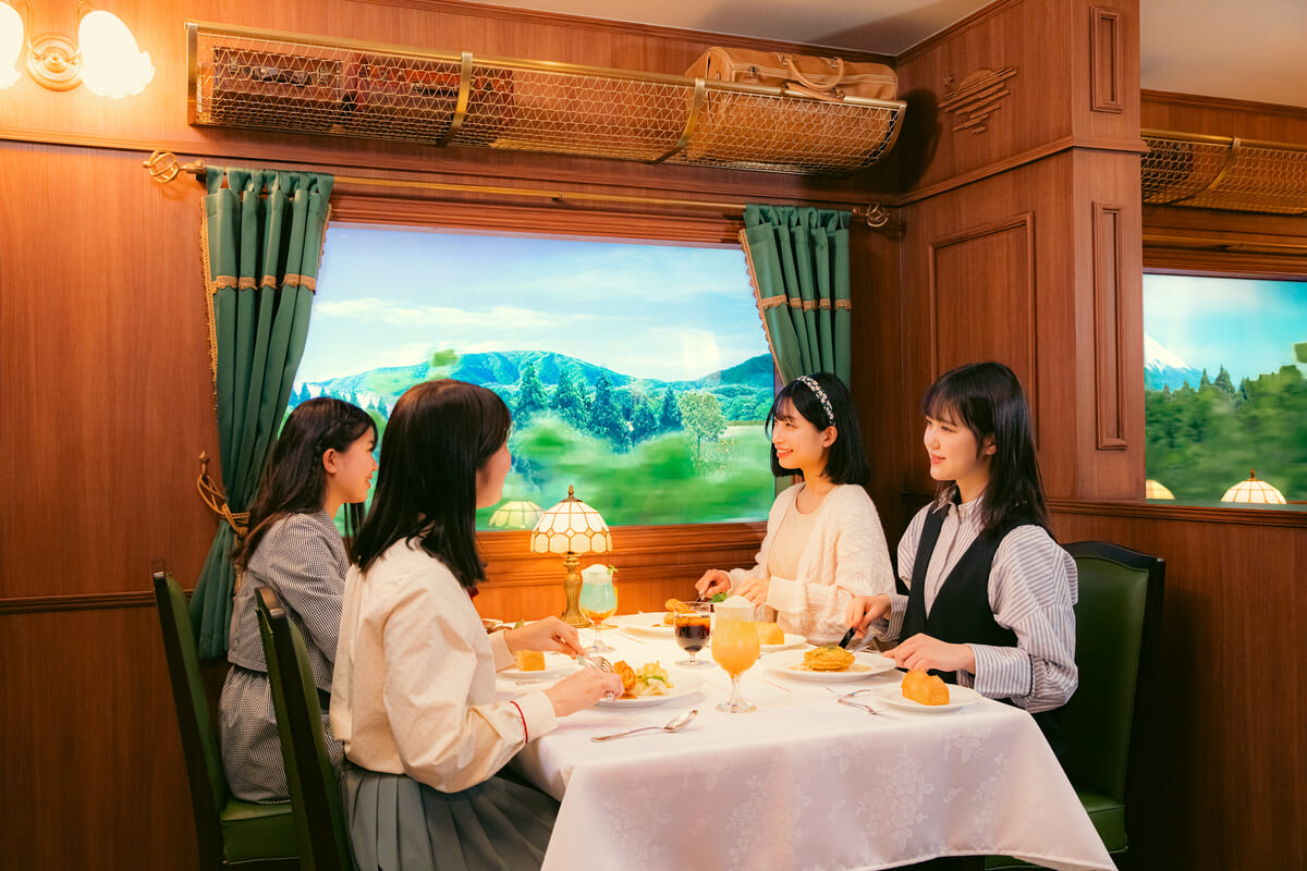 食堂車レストラン　黄昏号