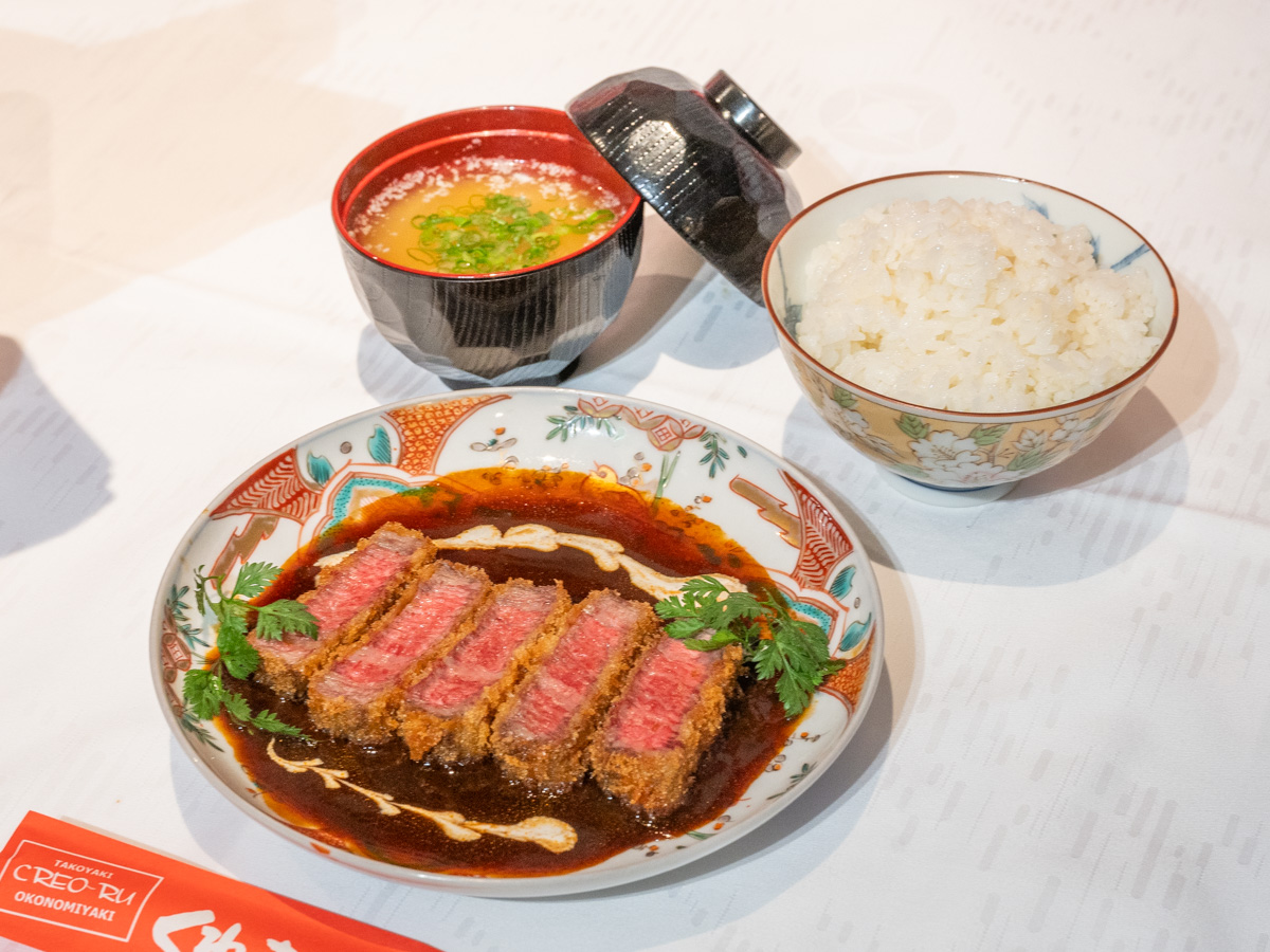 【とんかつ】 豚かつ牛かつくれおーる