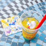 東京ディズニーランド“ディズニー・パルパルーザ”｢ドナルドのクワッキー・ダック!ダック!ダックシティ!｣スペシャルドリンク(オレンジドリンク&パイナップル)、スーベニアコースター付き