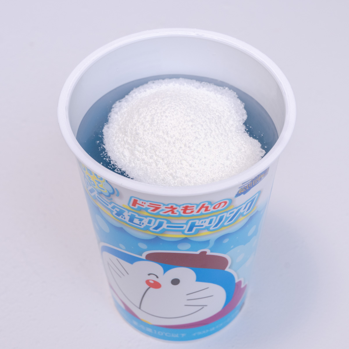 しゅわもこ！ドラえもんのソーダゼリードリンク　撮影2