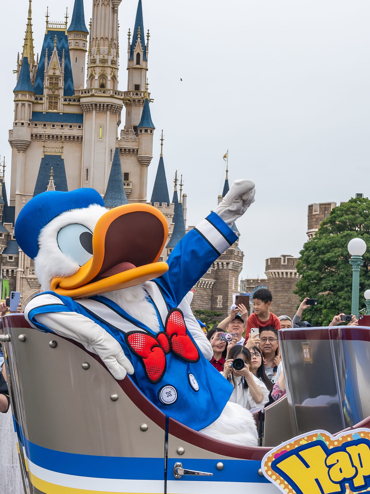 東京ディズニーランド「ドナルドダックのバースデー(お誕生日)」2025