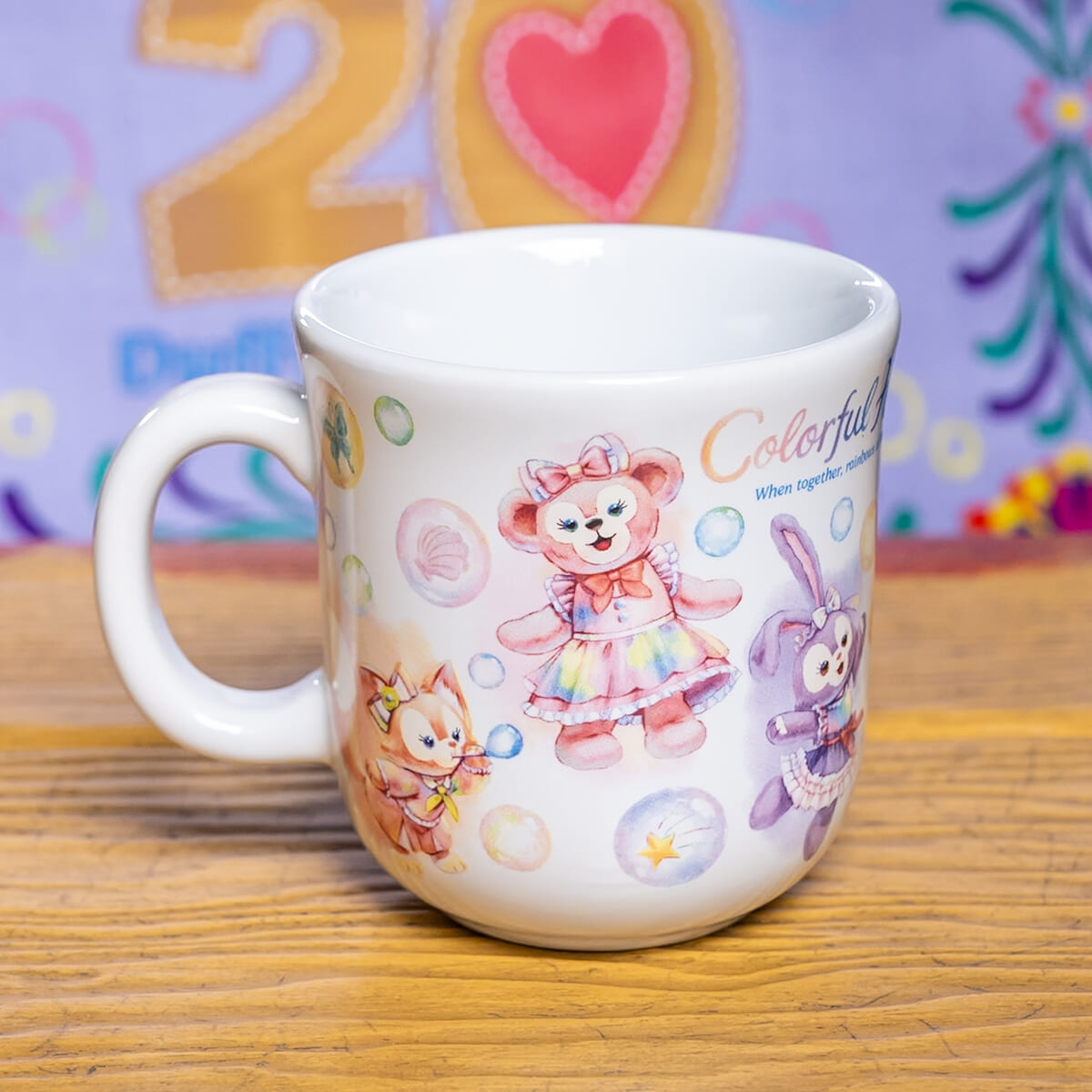 東京ディズニーシー“ダッフィー＆フレンズ20周年：カラフルハピネス”バナナムース＆アップル・ピーチゼリー、スーベニアカップ付き4