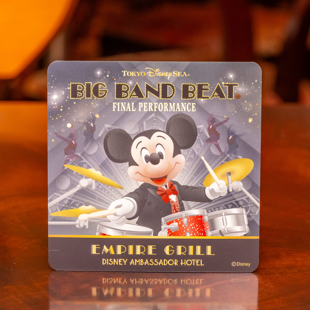 エンパイアグリル　チャーム&コースター　ミッキー　BBB エンパイアグリルでビッグバンドビート ディナー | Disney