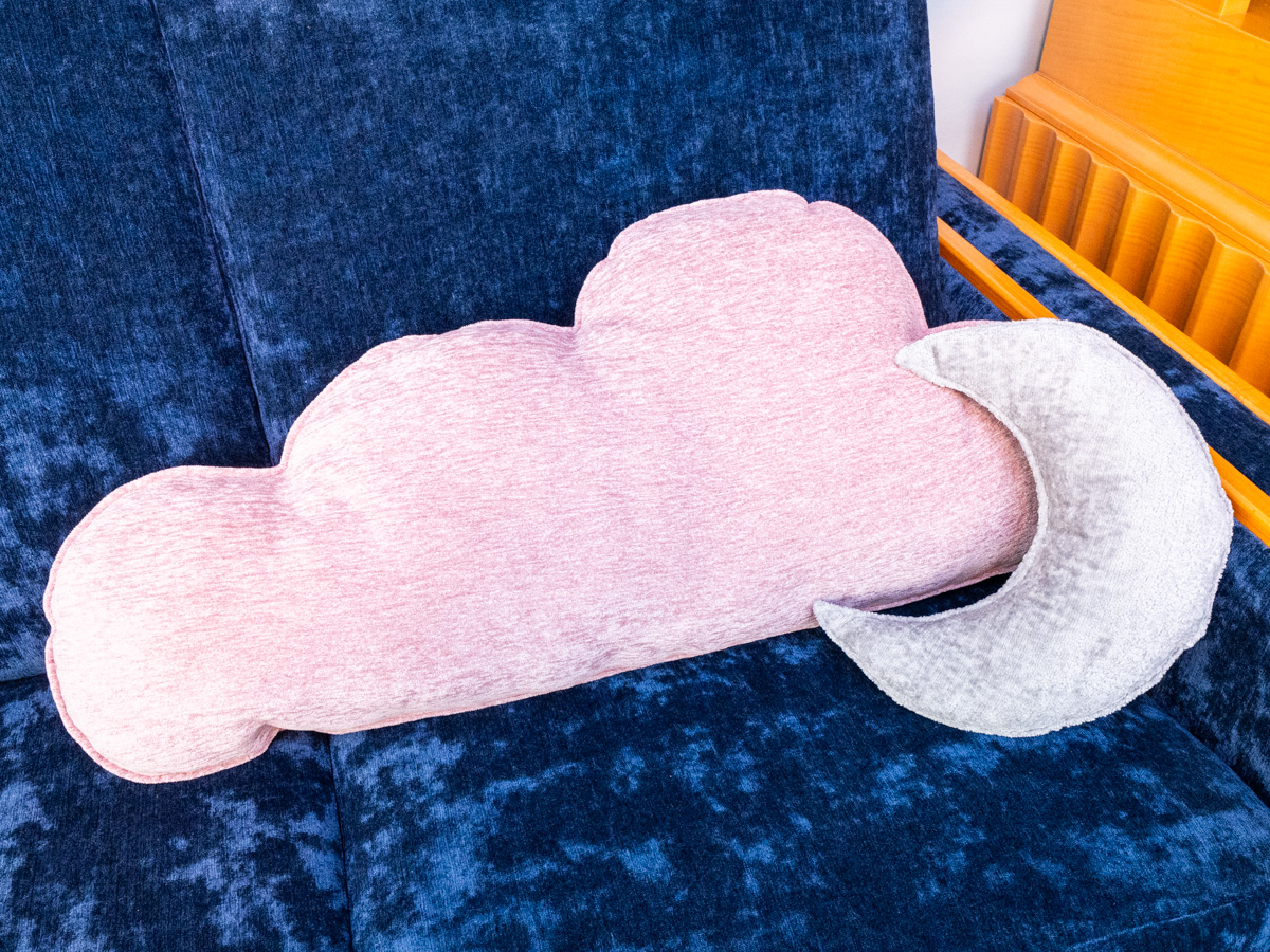 ソファー(クッション)3