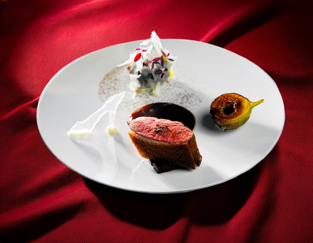 【メイン（肉料理）】 テーマ：愛の手がかり