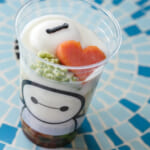 東京ディズニーランド／プラザパビリオン・レストラン「クールダウンうどん(牛カルビ、エッグ、豆乳ポテトソース)」