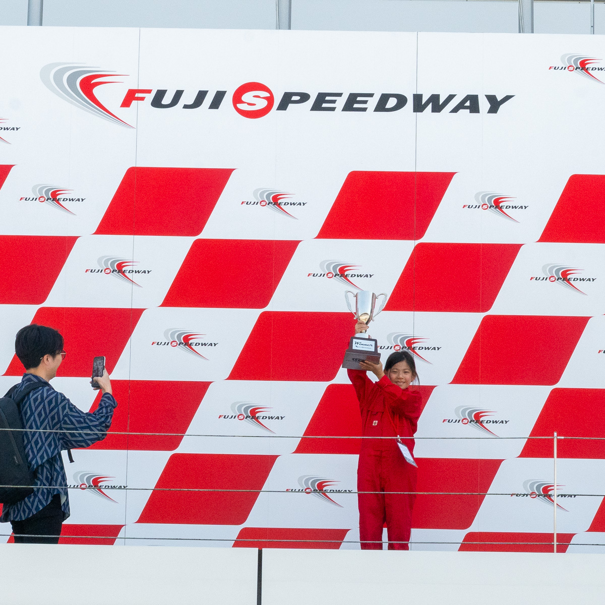 サーキットツアー